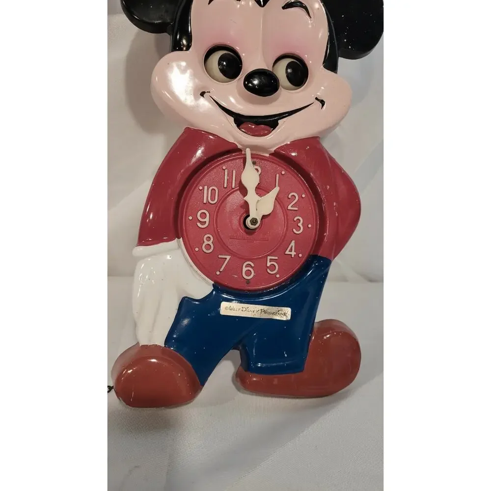 Vintage Walt Disney Productions Mickey Mouse Wall Clock Japan Wind-Up Pull Chain
